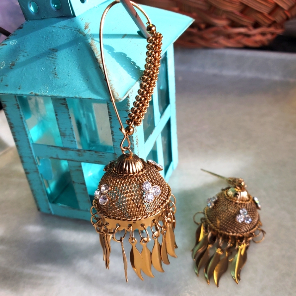 Weight-less Jhumki Earring